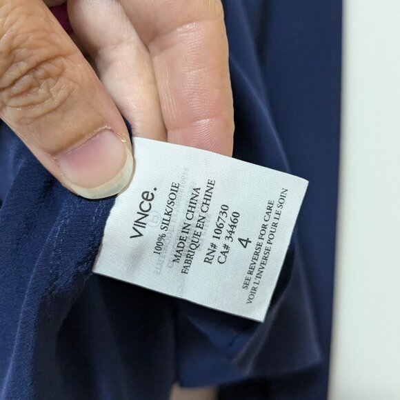 Vince 100% Silk Button Up Shirt with Front Pockets Navy Blue Size 4 - Picture 3 of 5
